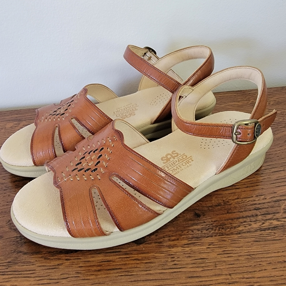 SAS Huarache comfort sandal in antique brown. 6 Wide.
